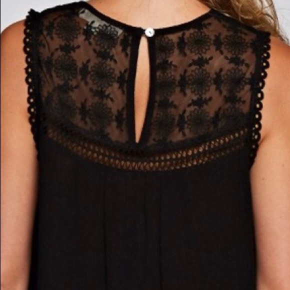 Last 1! ๐HP๐ Sleeveless Black Top - Picture 4 of 6